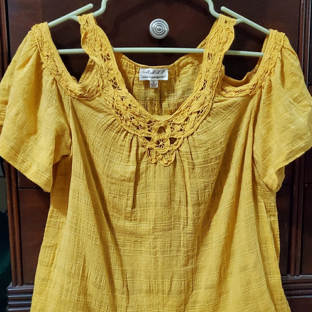 🔹3/$15🔹  Boho Vintage Chic Mustard Color, Cold shoulder blouse